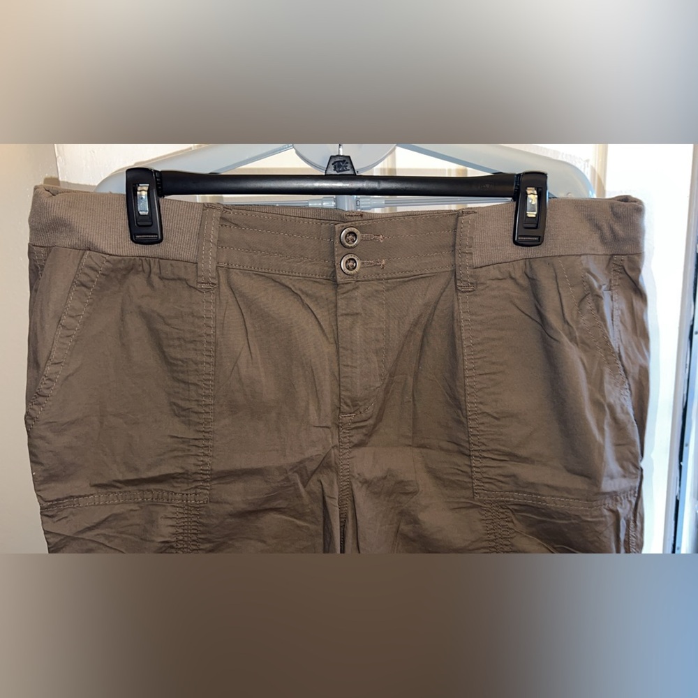 Torrid- BROWN COLOR! Stretch Poplin Mid Rise Bermuda Shorts - Picture 2 of 6
